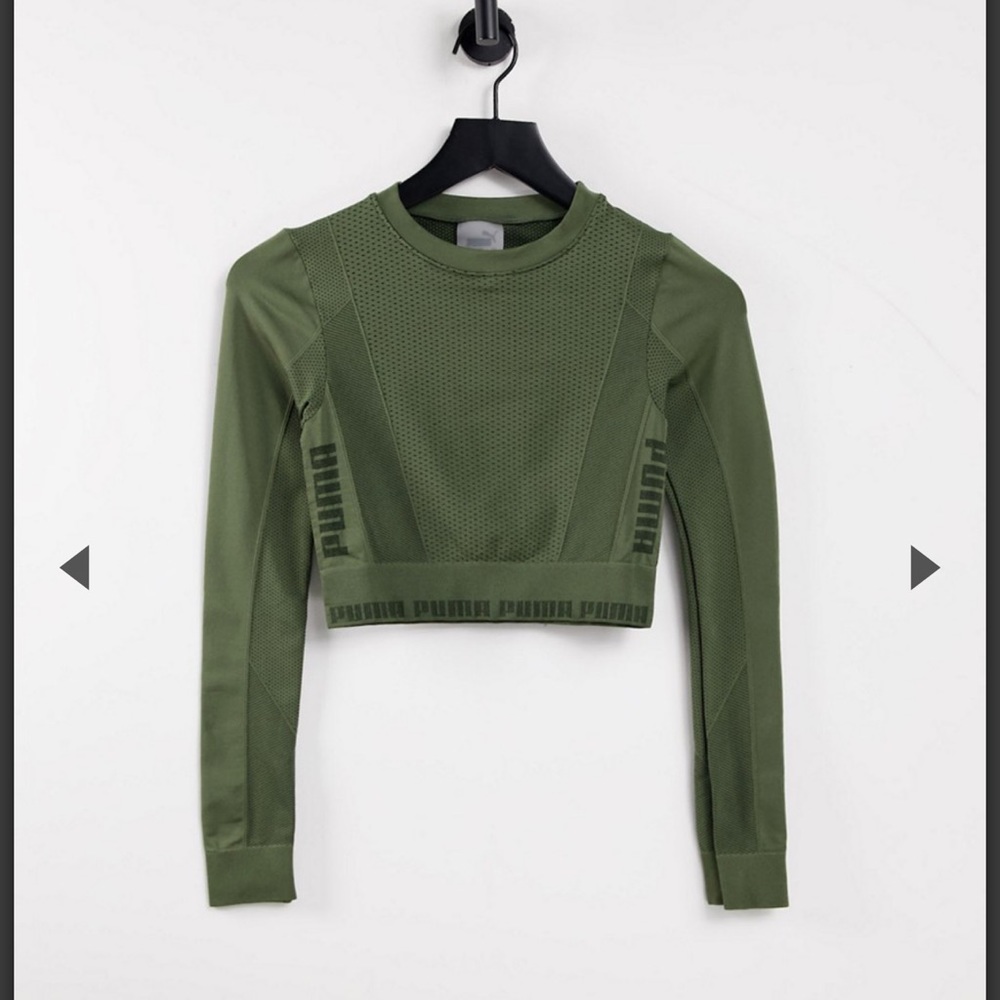 Puma evoKNIT Seamless Long Sleeve Athletic Crop Top in Dark Green